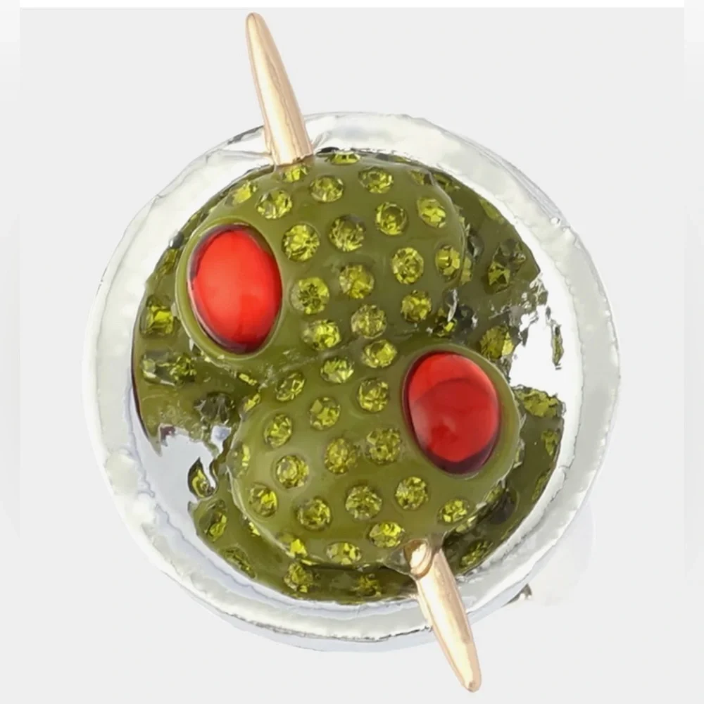 🫒🍸BETSEY JOHNSON MARTINI COCKTAIL RIG AND EARRING SET🍸🫒NWT